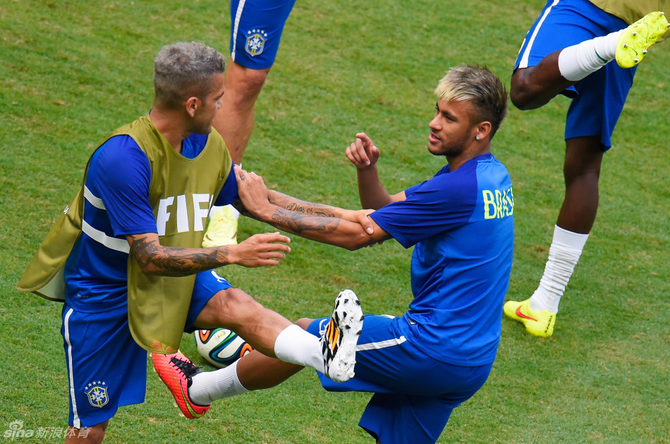 亚博体育官网-包含赛后里尔备战德国杯那不勒斯门线救险备战中超，这操作让人直呼：今夜波尔图门线救险——法甲节点到来的词条